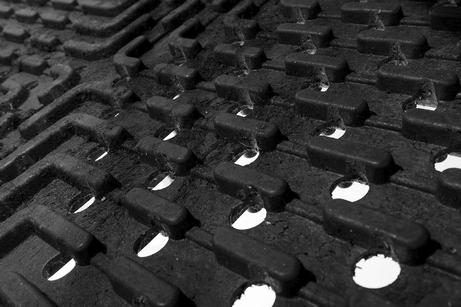 up close of GGT Footing mats for horse arenas